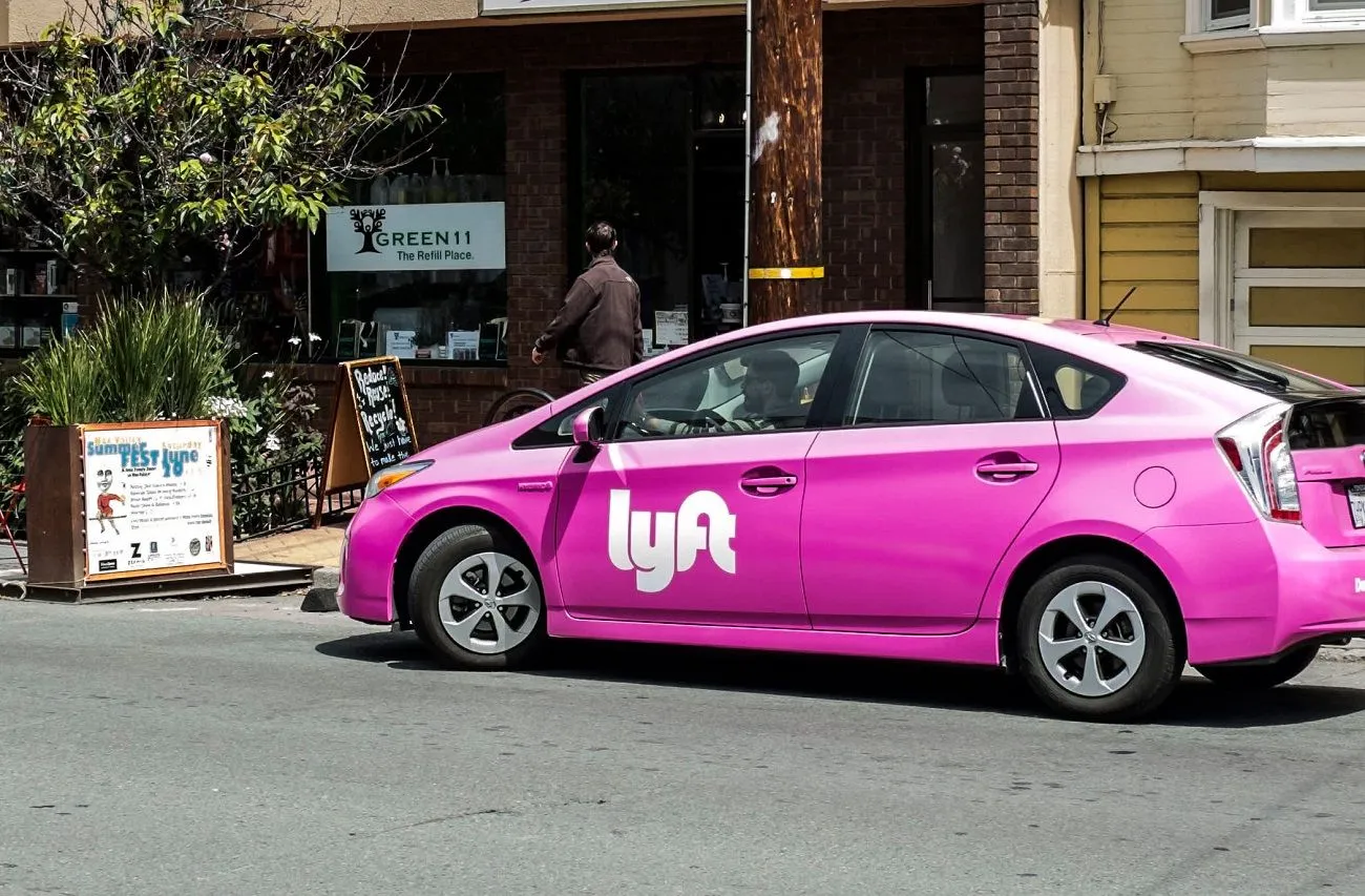 Lyft cuts 26% of workforce, laying off 1,072 employees